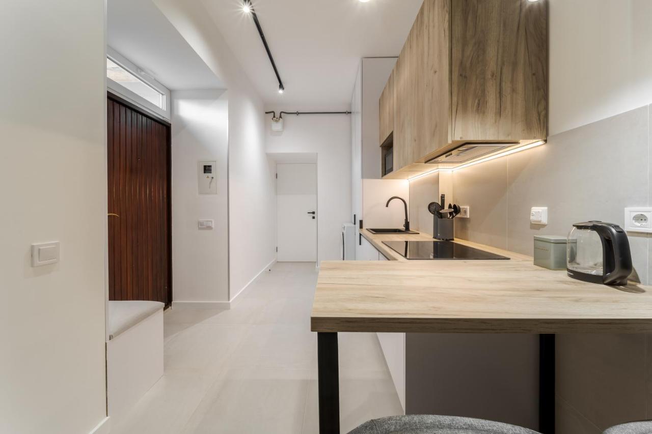 Inshiapartments On Ferentsa Lista Str ลวีฟ ภายนอก รูปภาพ