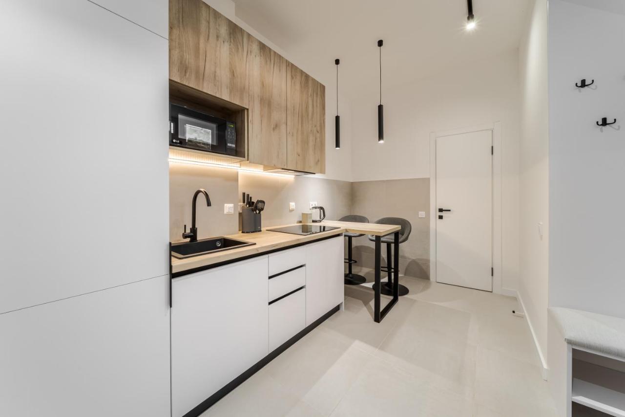 Inshiapartments On Ferentsa Lista Str ลวีฟ ภายนอก รูปภาพ